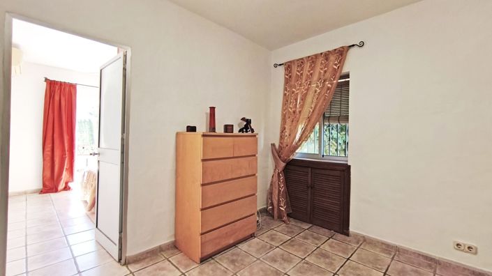 Image No.11-5 Bed Country House for sale