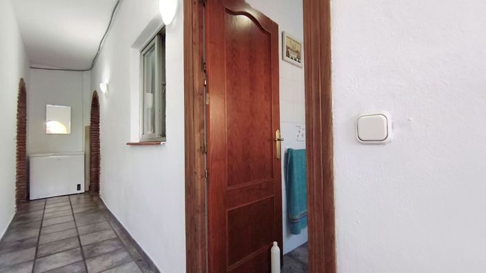 Image No.16-5 Bed Country House for sale