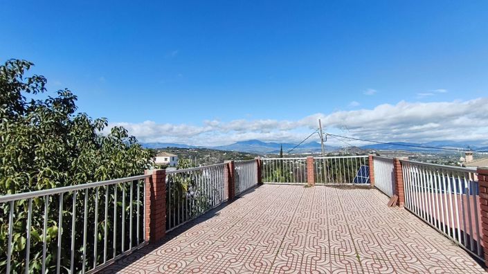 Image No.2-5 Bed Country House for sale