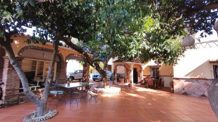 Image No.2-5 Bed Country House for sale