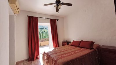 4ff330e1b01bf460387a3a1f63af1fbf78072709207