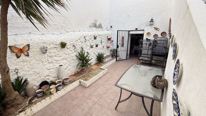 Image No.15-3 Bed Townhouse for sale