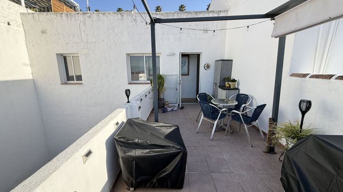 Image No.17-3 Bed Townhouse for sale