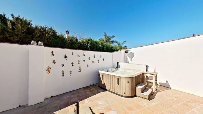 Image No.31-5 Bed Country House for sale