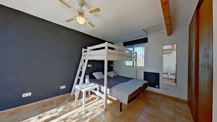 Image No.38-5 Bed Country House for sale