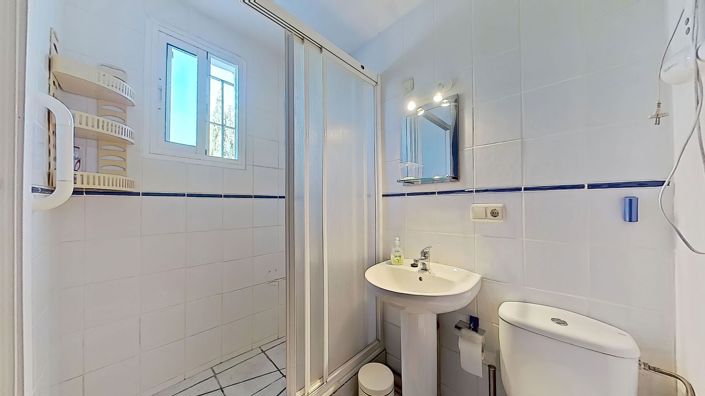 Image No.40-5 Bed Country House for sale