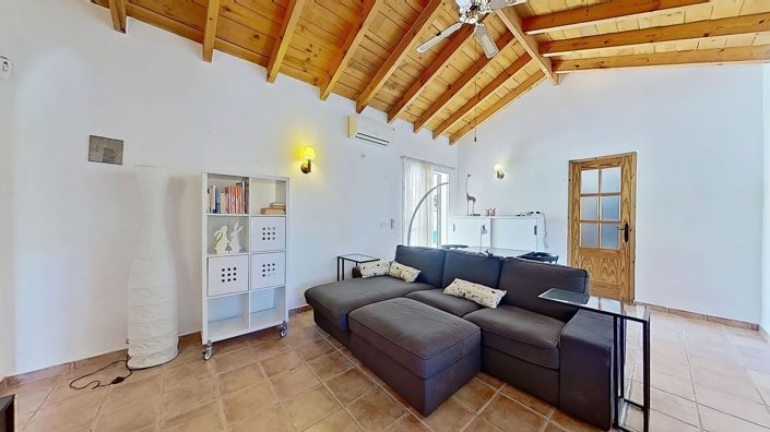 Image No.7-5 Bed Country House for sale