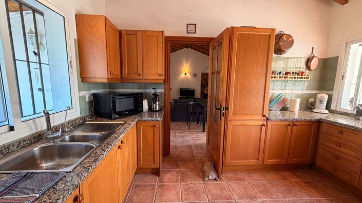 Image No.8-5 Bed Country House for sale