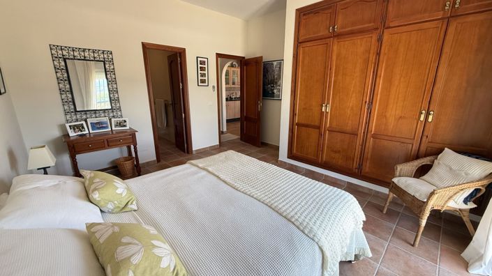 Image No.16-4 Bed Country House for sale