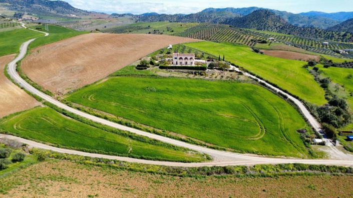 Image No.2-4 Bed Country House for sale