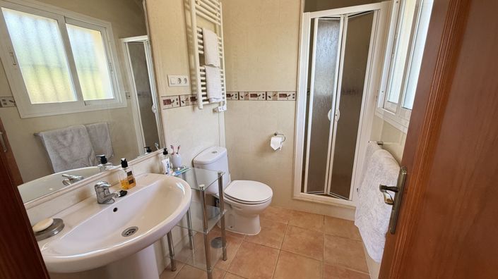 Image No.21-4 Bed Country House for sale