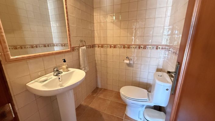 Image No.23-4 Bed Country House for sale