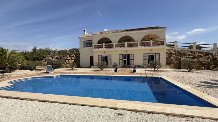 Image No.26-4 Bed Country House for sale