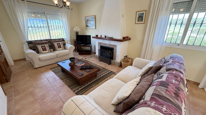 Image No.5-4 Bed Country House for sale