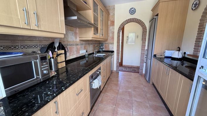 Image No.8-4 Bed Country House for sale