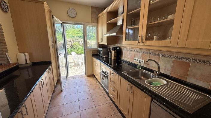 Image No.9-4 Bed Country House for sale