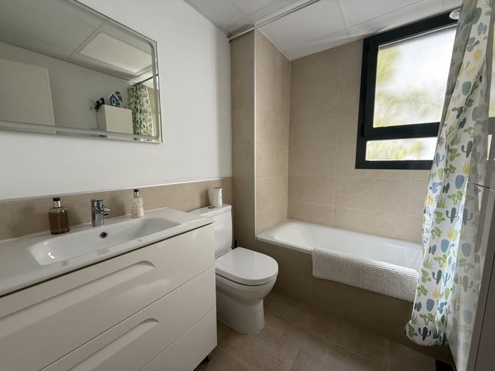 Image No.19-3 Bed Townhouse for sale