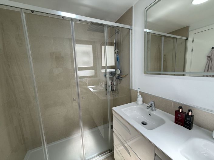 Image No.20-3 Bed Townhouse for sale