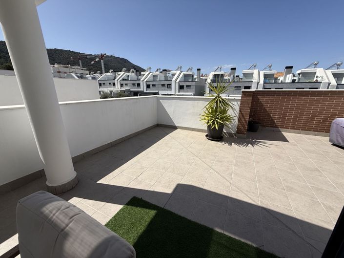 Image No.3-3 Bed Townhouse for sale