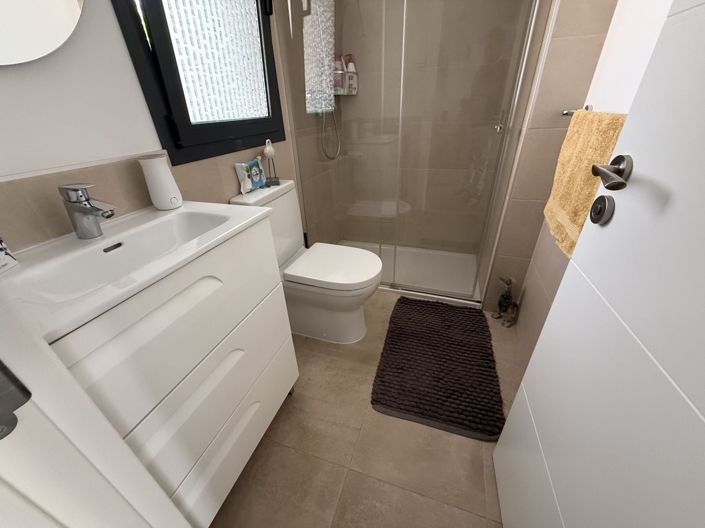 Image No.21-3 Bed Townhouse for sale