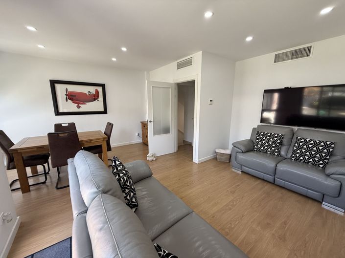 Image No.8-3 Bed Townhouse for sale