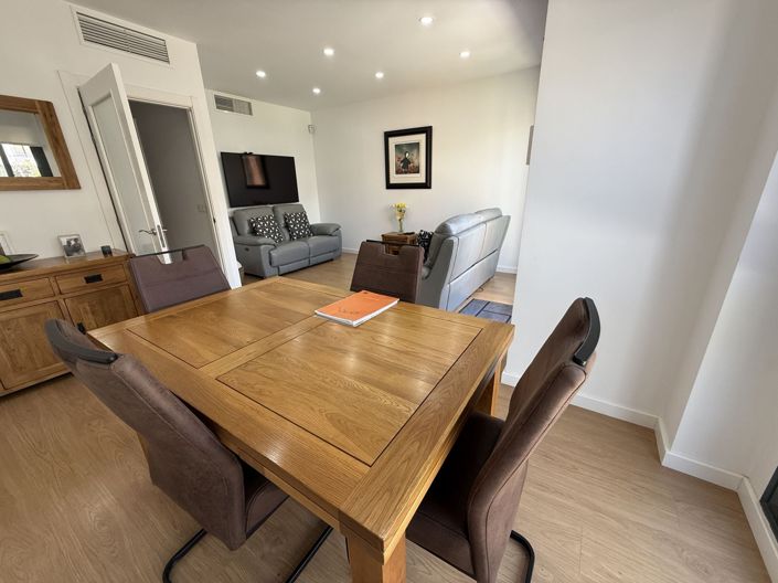 Image No.10-3 Bed Townhouse for sale