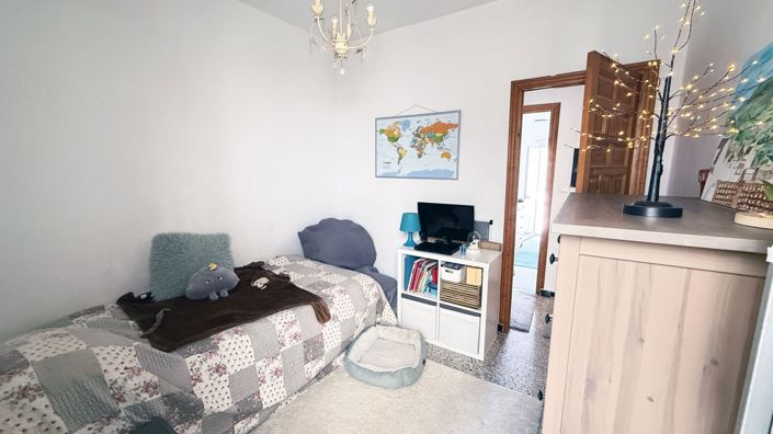 Image No.12-4 Bed Townhouse for sale