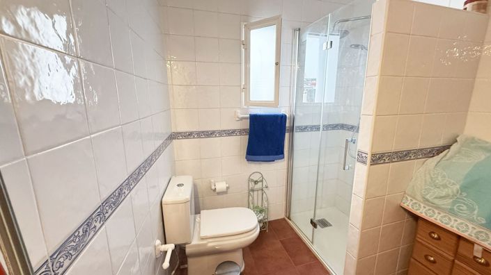 Image No.17-4 Bed Townhouse for sale