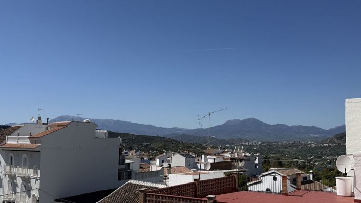 Image No.22-4 Bed Townhouse for sale