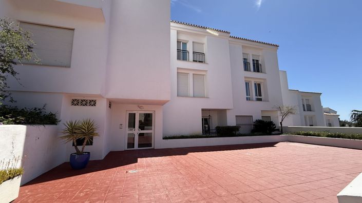 Image No.20-2 Bed Apartment for sale