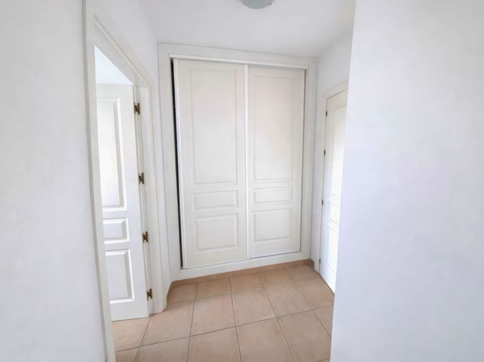 Image No.12-3 Bed Townhouse for sale
