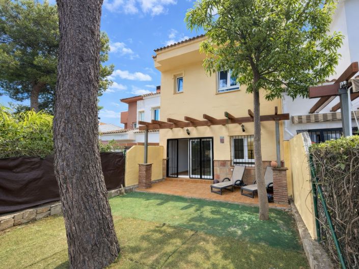 Image No.17-3 Bed Townhouse for sale