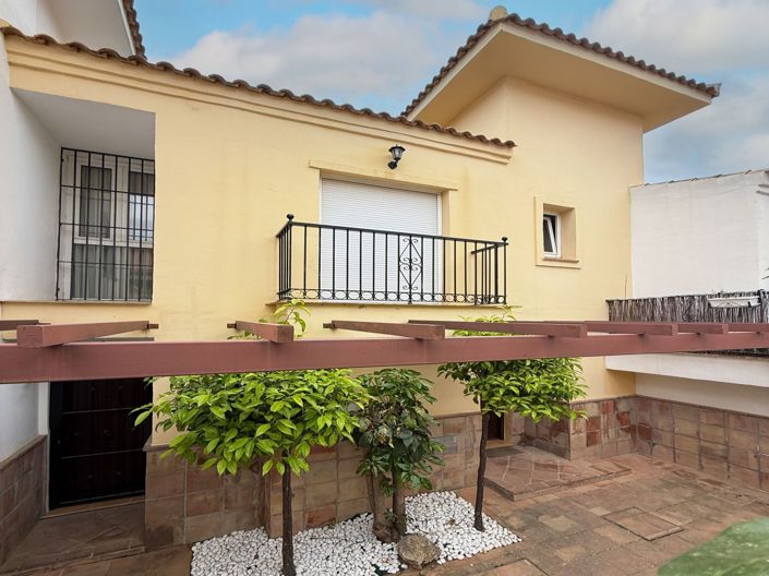 Image No.4-3 Bed Townhouse for sale