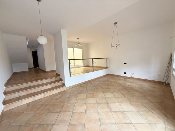 Image No.5-3 Bed Townhouse for sale