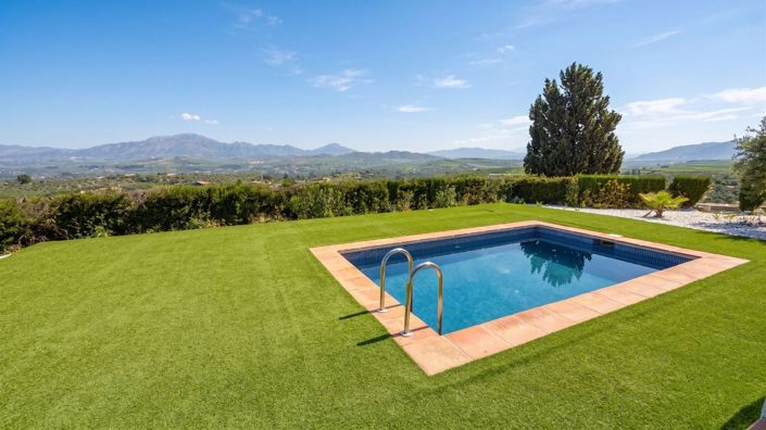 Image No.2-2 Bed Country House for sale