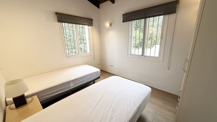 Image No.8-2 Bed Country House for sale