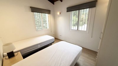 dbae7fee08c02955f47b3a20ec027f8e7806e521c12