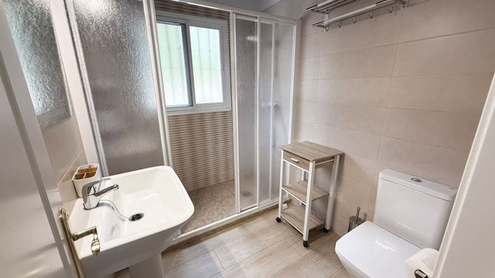 Image No.9-2 Bed Country House for sale