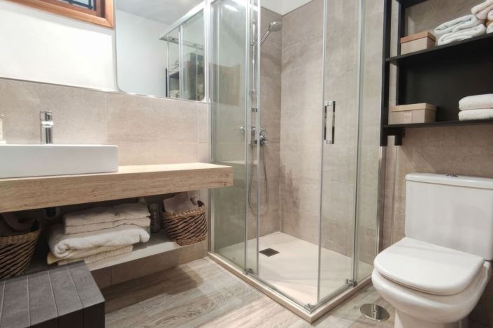 Image No.19-4 Bed Country House for sale