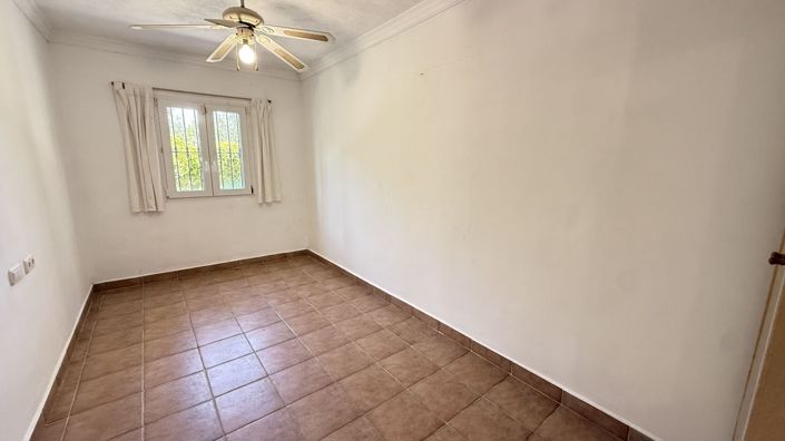 Image No.14-3 Bed Country House for sale