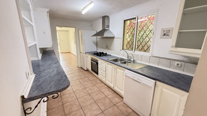 Image No.8-3 Bed Country House for sale