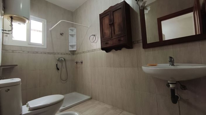 Image No.17-3 Bed Townhouse for sale