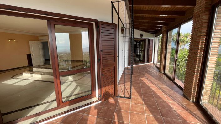 Image No.17-13 Bed Villa for sale