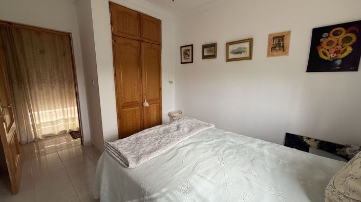 Image No.19-4 Bed Country House for sale