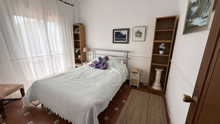 Image No.15-4 Bed Country House for sale