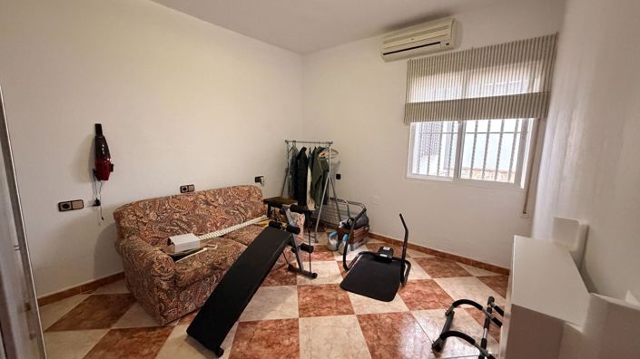 Image No.10-5 Bed Villa for sale