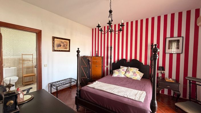 Image No.28-5 Bed Villa for sale