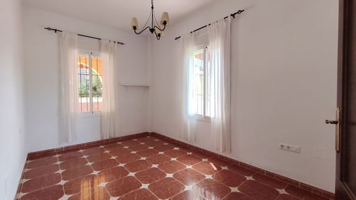 Image No.21-3 Bed Country House for sale