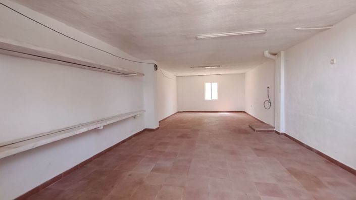 Image No.23-3 Bed Country House for sale