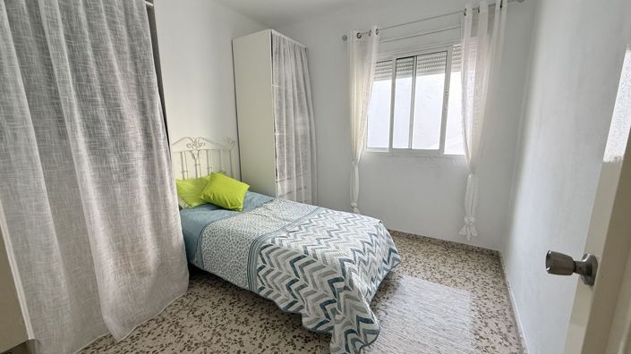 Image No.19-7 Bed Townhouse for sale